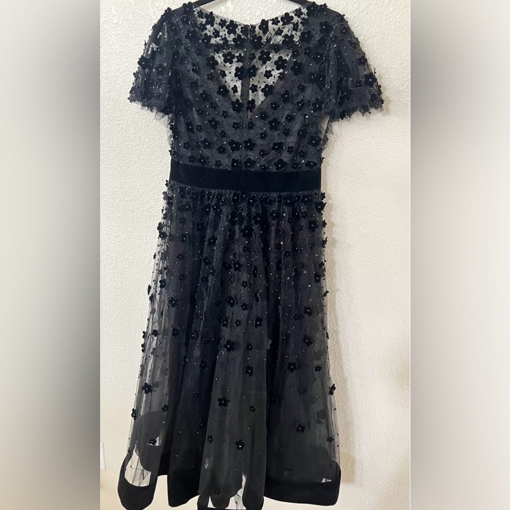New Mac Duggal EMBELLISHED BUTTERFLY SLEEVE VELVET HEM MIDI DRESS in Black Sz 8 - Picture 7 of 9